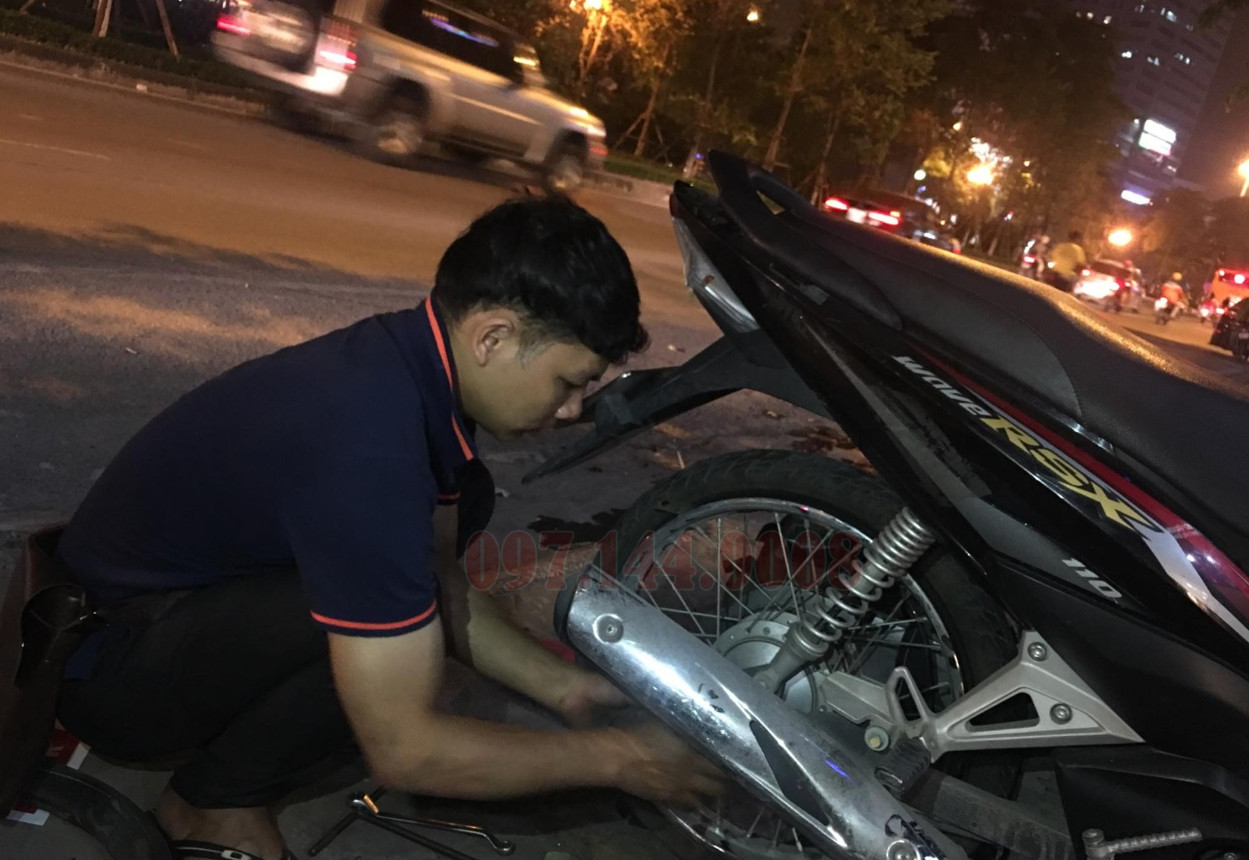 Dịch vụ cứu hộ xe máy, cứu hộ moto siêu tốc 24/7 & Bảng Giá