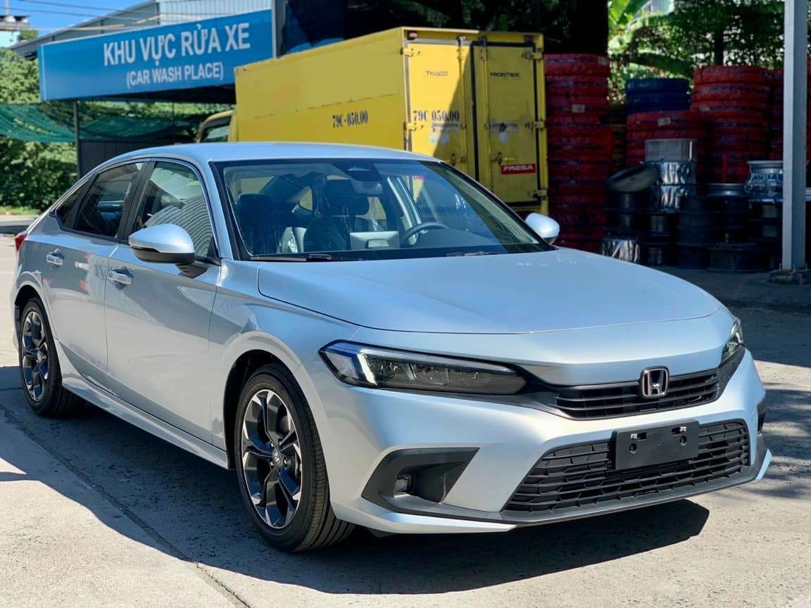 Giá lăn bánh Honda Civic mới nhất tháng 05/2024 - otohondaquan2.vn