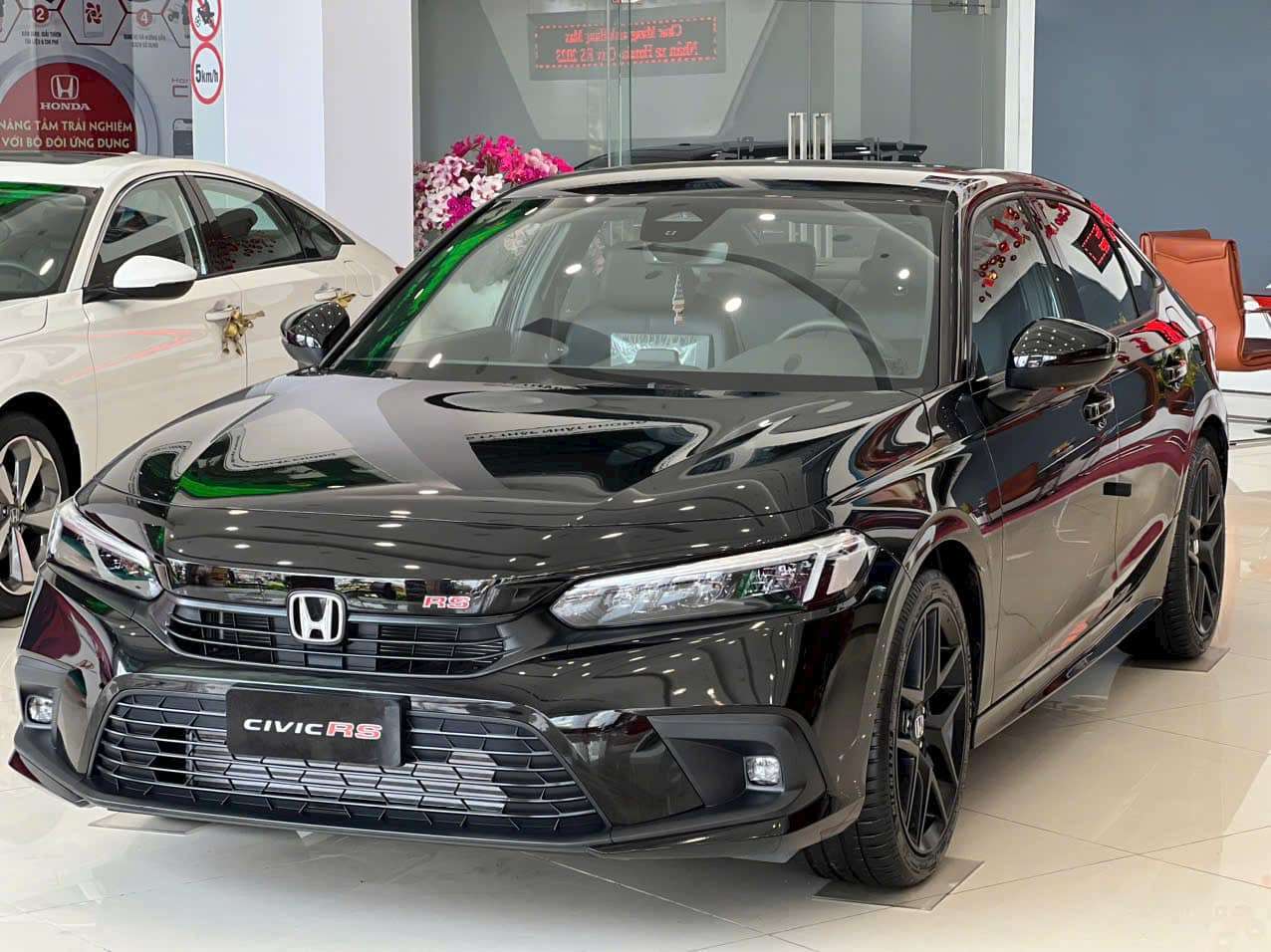 Giá lăn bánh Honda Civic mới nhất tháng 05/2024 - otohondaquan2.vn