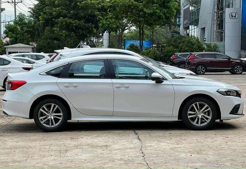 Giá lăn bánh Honda Civic mới nhất tháng 05/2024 - otohondaquan2.vn