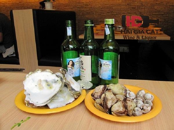 Rượu Soju bao nhiêu calo? Uống nhiều rượu soju có tốt không?