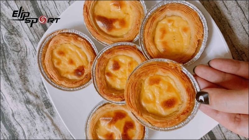 Bánh tart trứng bao nhiêu calo? Ăn có béo không? Cách ăn ít tăng cân