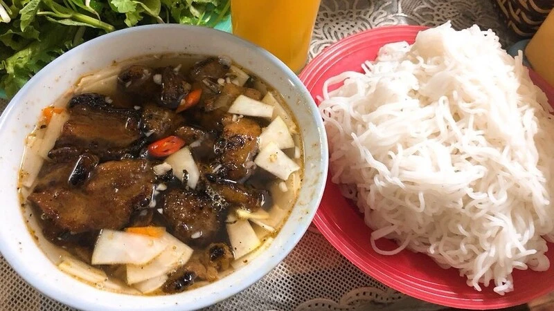 Bún chả Hàng Quạt