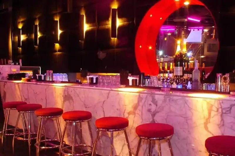Đừng Bỏ Lỡ TOP 10+ Quán Bar Ở Singapore Sôi Động Hết Nấc