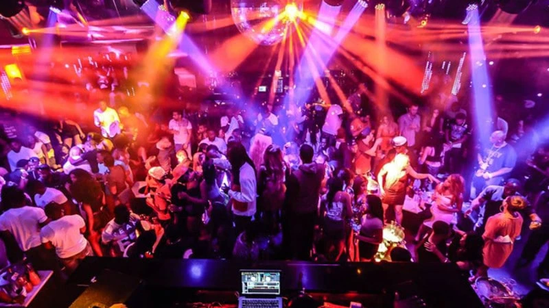 Đừng Bỏ Lỡ TOP 10+ Quán Bar Ở Singapore Sôi Động Hết Nấc