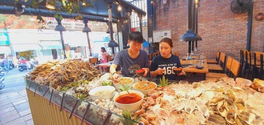 ‘No căng bụng’ với những quán buffet giá rẻ Sài Gòn ngon chỉ từ 99k