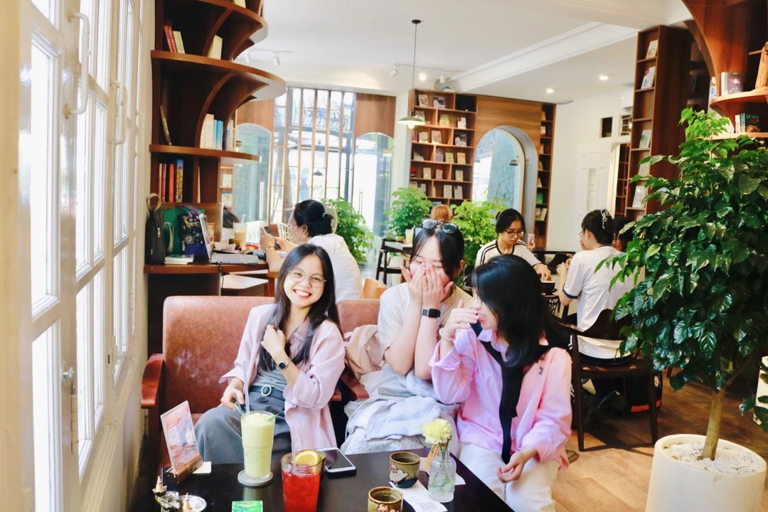 Top 10 quán cafe gần quận 1 đến một lần là mê