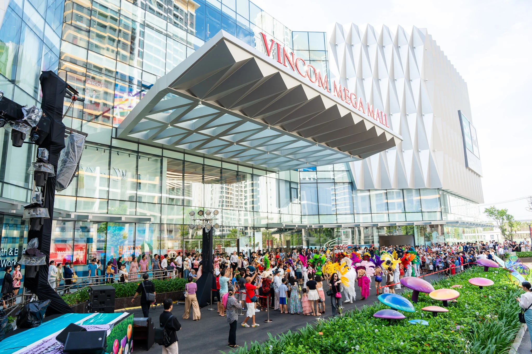 VINCOM MEGA MALL GRAND PARK