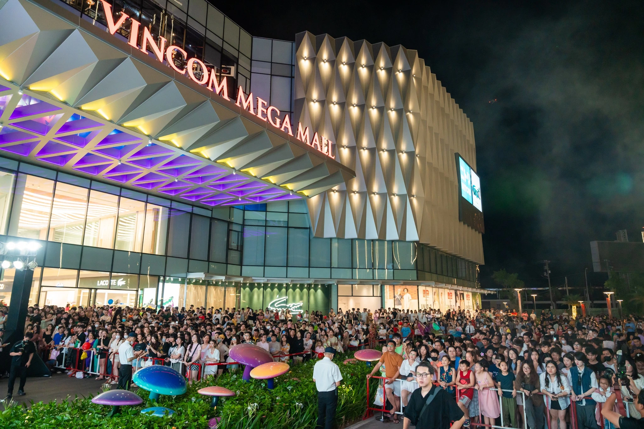 VINCOM MEGA MALL GRAND PARK