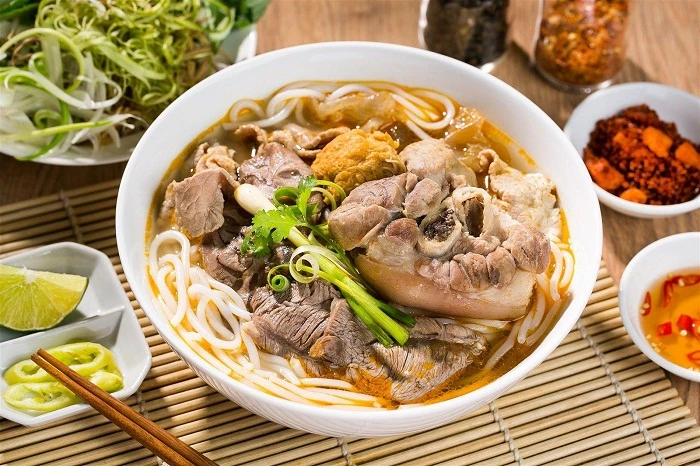 Khám Phá Quán Bún Bò Huế Gần Đây Nổi Tiếng