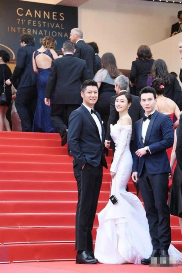 Mỹ nam điển trai chẳng kém gì Won Bin trong “Diên Hi công lược” bị đào lại cảnh nóng với mỹ nhân 18+