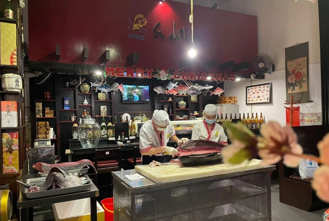 Điểm danh 15 quán sushi Hà Nội “mê hoặc” giới trẻ Hà Thành