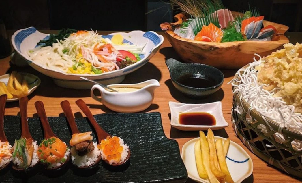 Điểm danh 15 quán sushi Hà Nội “mê hoặc” giới trẻ Hà Thành
