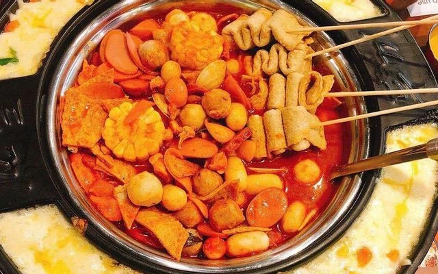 Khám Phá Quán Tokbokki Nổi Tiếng Tại Hà Nội Gần Đây