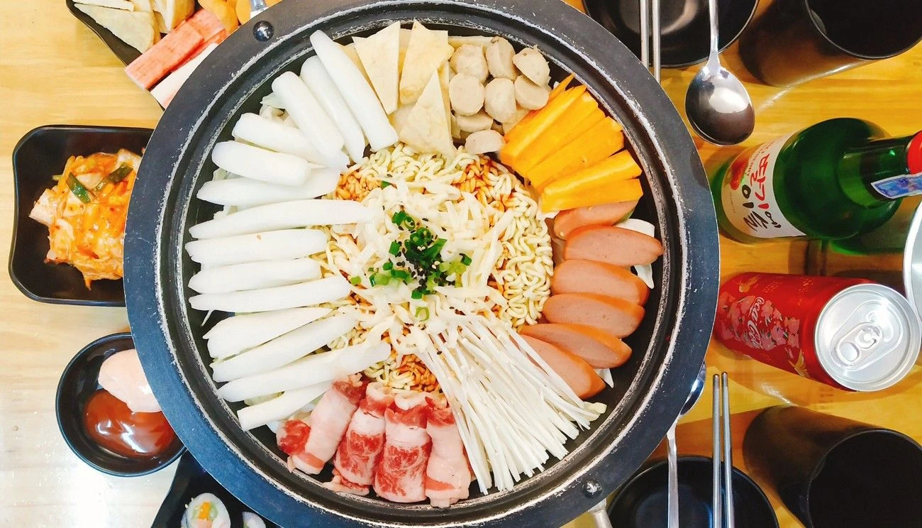 TOP 10 quán buffet tokbokki Hà Nội gần đây, ngon, rẻ, nổi tiếng | Vincom