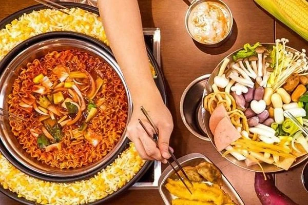 TOP 10 quán buffet tokbokki Hà Nội gần đây, ngon, rẻ, nổi tiếng | Vincom