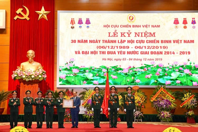 Cựu chiến binh có được đeo quân hàm không?