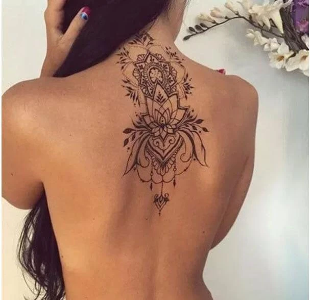 Hình xăm sau lưng nữ đẹp và gợi cảm nhất