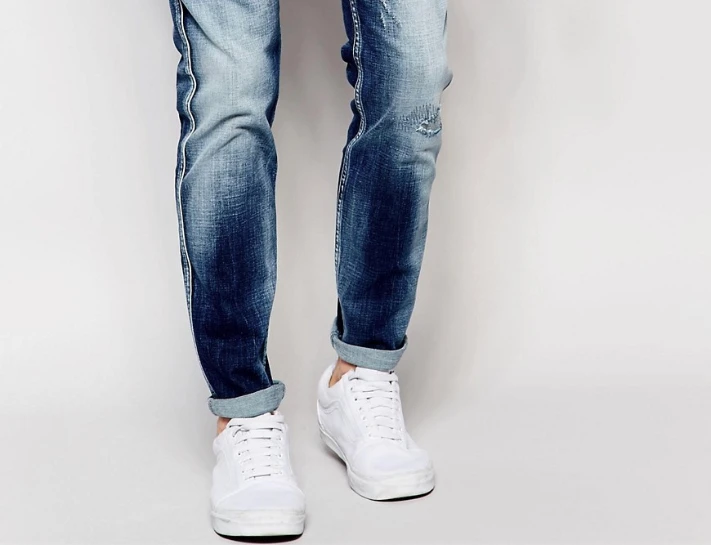 Cách Xắn Gấu Quần Jeans Nam Chỉ Với 3 Bước Cơ Bản Cho Phái Mạnh