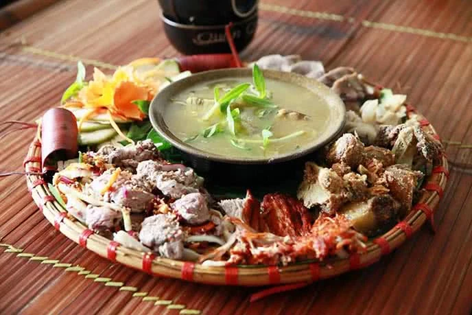 Top 10+ quán nhậu BÌNH DÂN giá rẻ được yêu thích nhất Hà Nội
