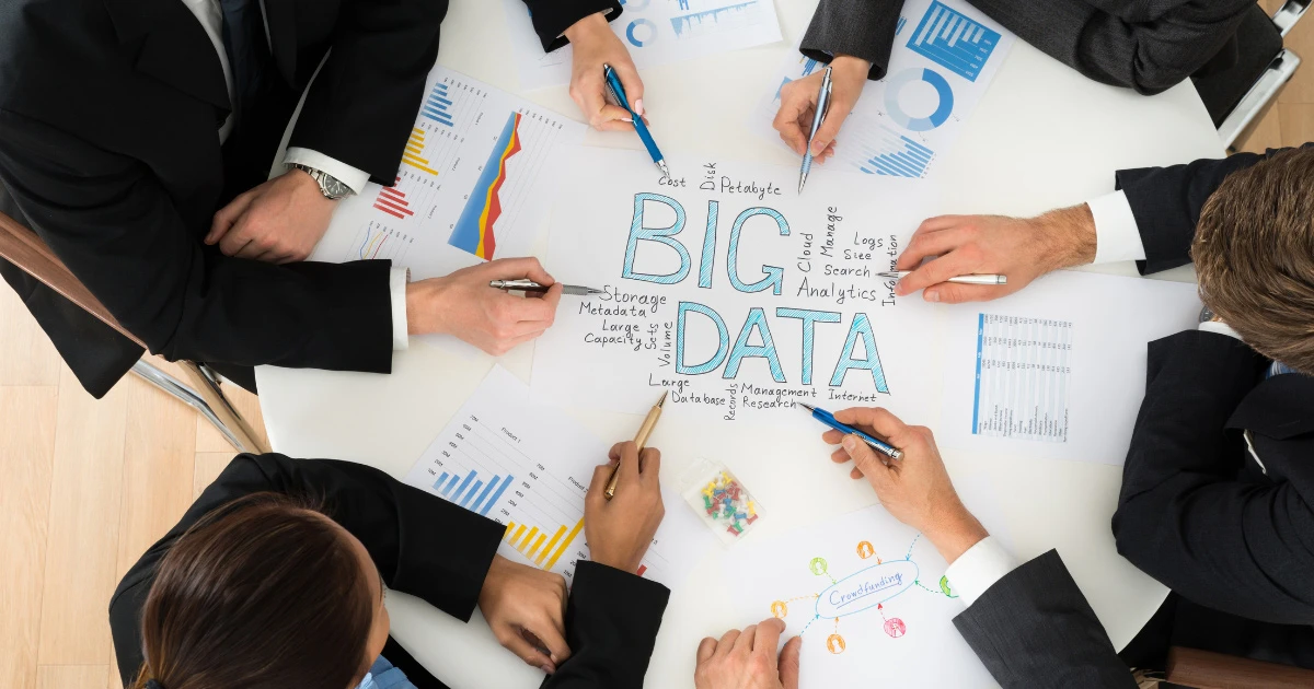 Big data là gì? Đặc điểm & ứng dụng Big data vào các ngành