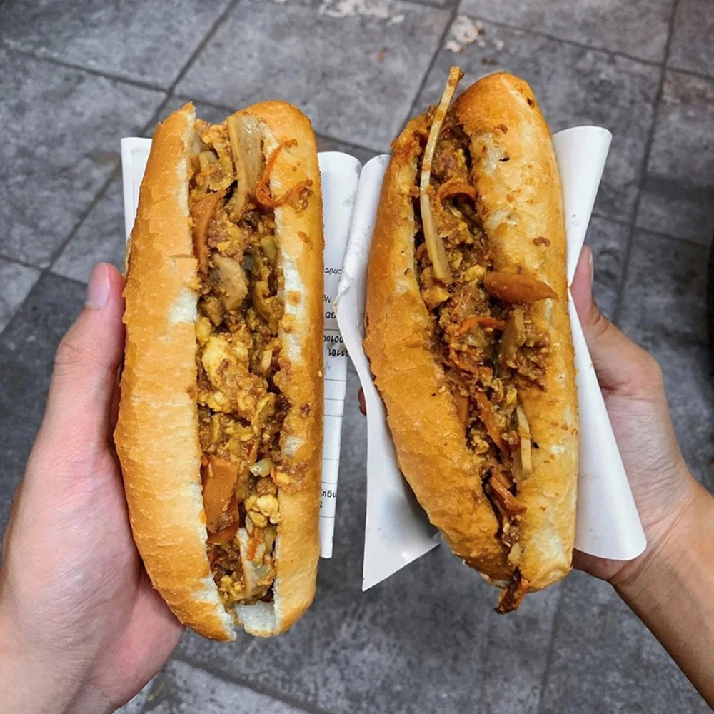 Top 15 địa chỉ bán bánh mì Hà Nội ngon khó cưỡng