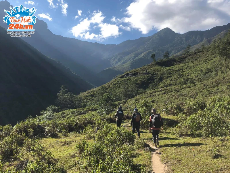 Tour trekking Bạch Mộc Lương Tử - Núi Muối - Huyền thoại Ky Quan San (3N4Đ)