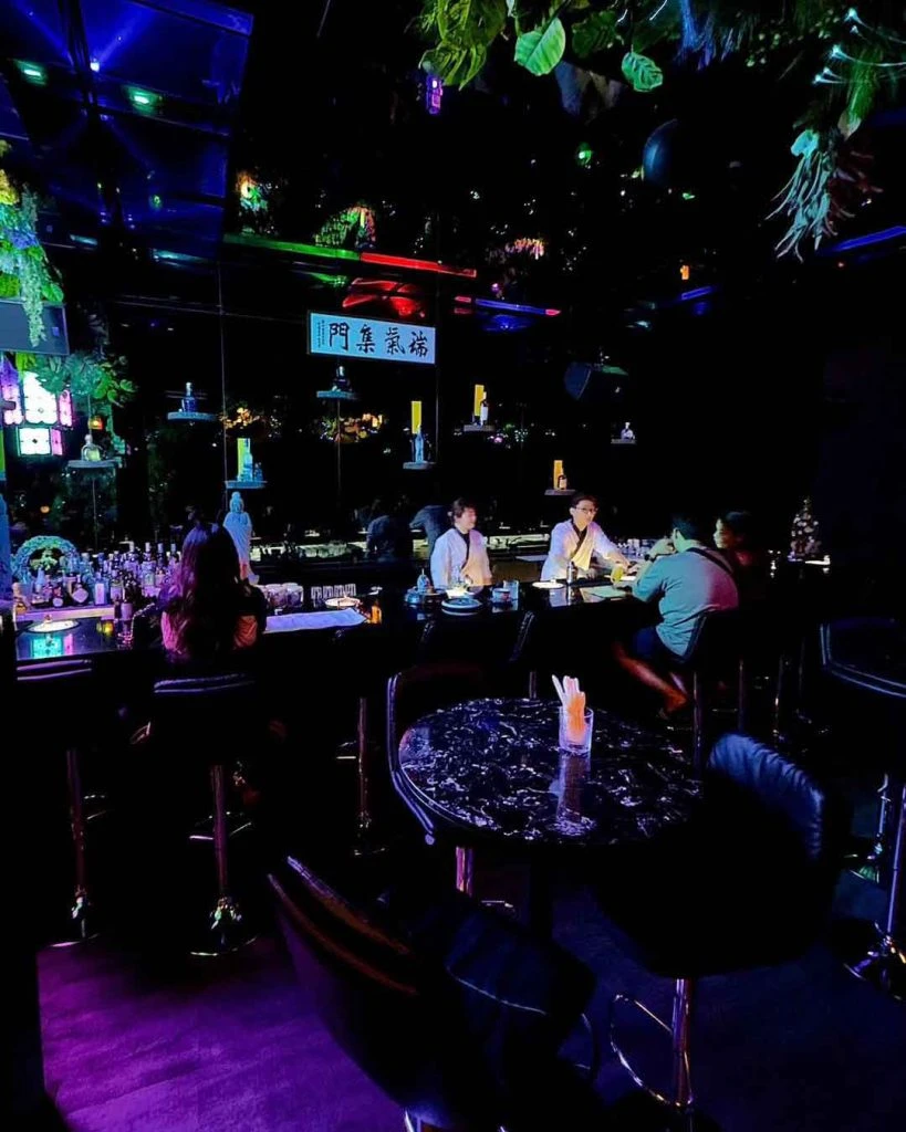 Lưu ngay 11 Hidden Bar Sài Gòn độc đáo ẩn mình giữa trung tâm thành phố