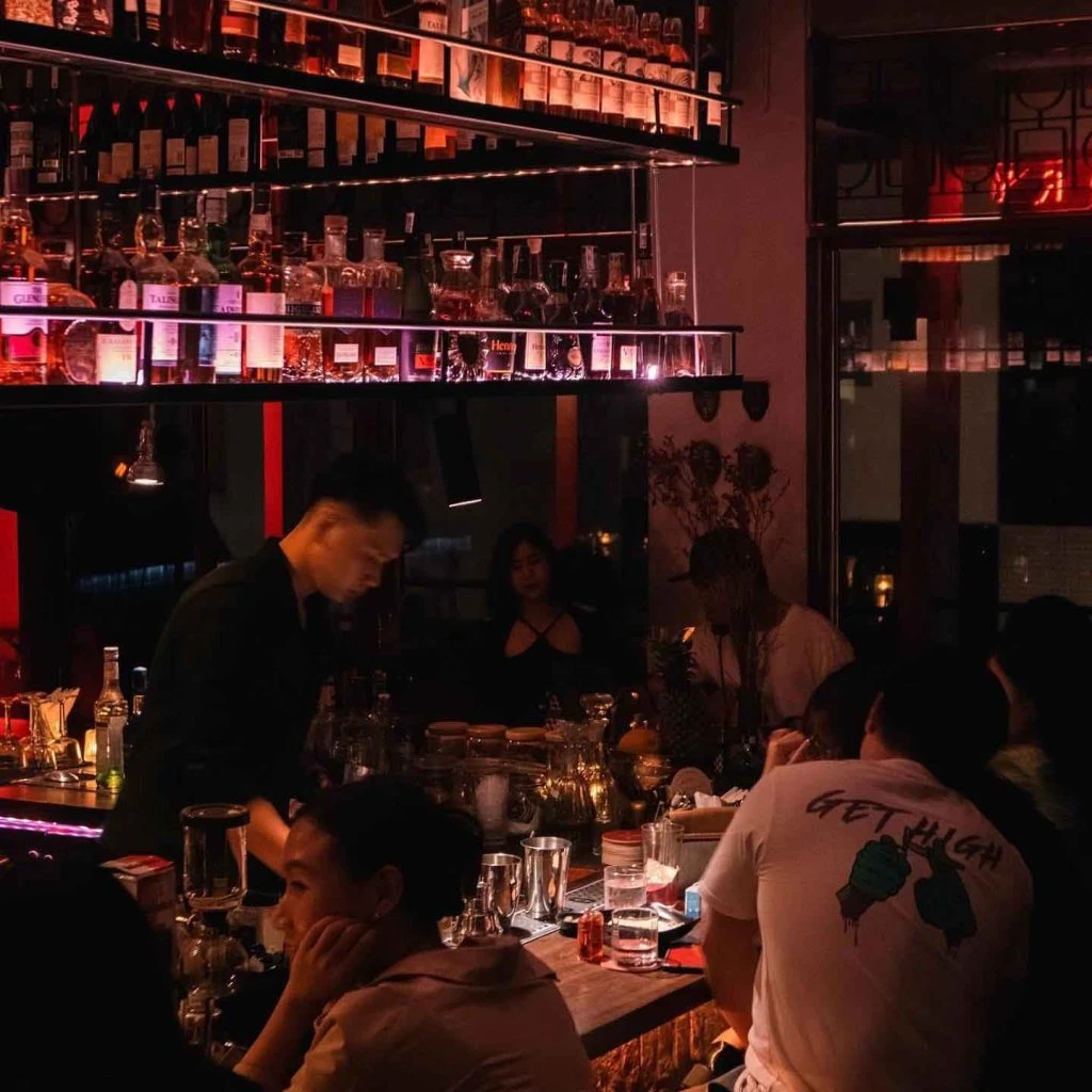 Lưu ngay 11 Hidden Bar Sài Gòn độc đáo ẩn mình giữa trung tâm thành phố