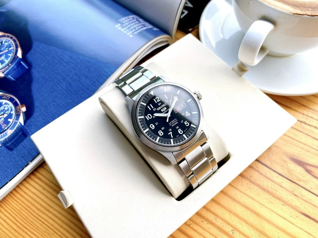 Đồng hồ Seiko 5 Quân đội Automatic SNZG13K1 Thủy Quân Lục Chiến 42mm