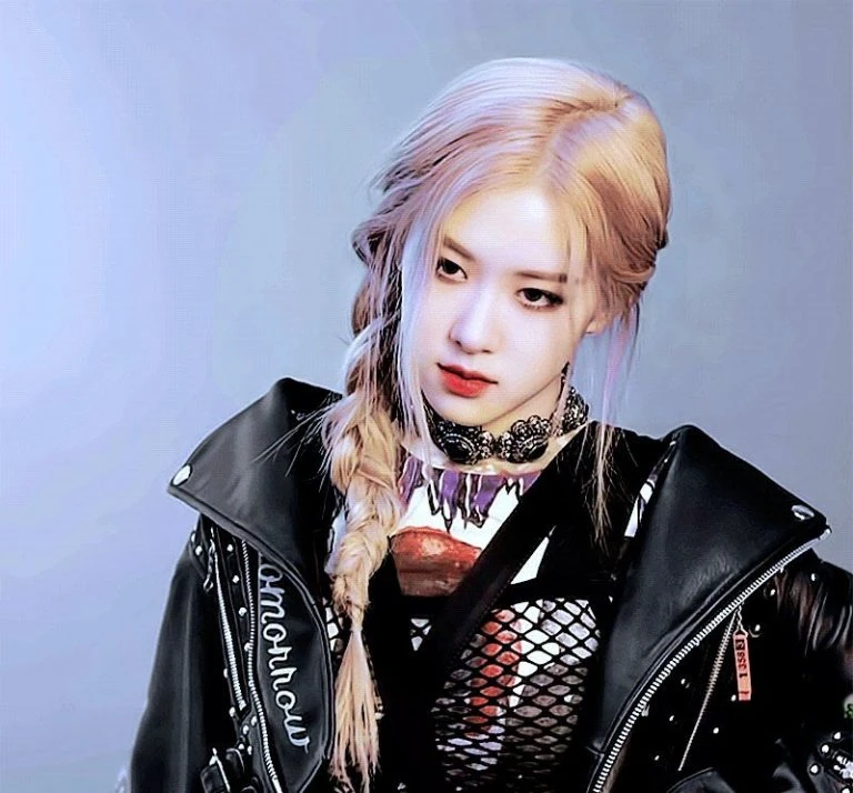 Khám Phá Vẻ Đẹp Ngầu Của Rosé BLACKPINK Qua Ảnh