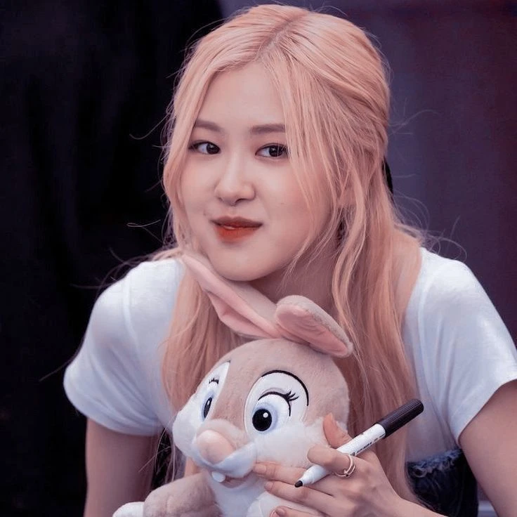 Khám Phá Hình Rose Cute Đáng Yêu Trong Nghệ Thuật