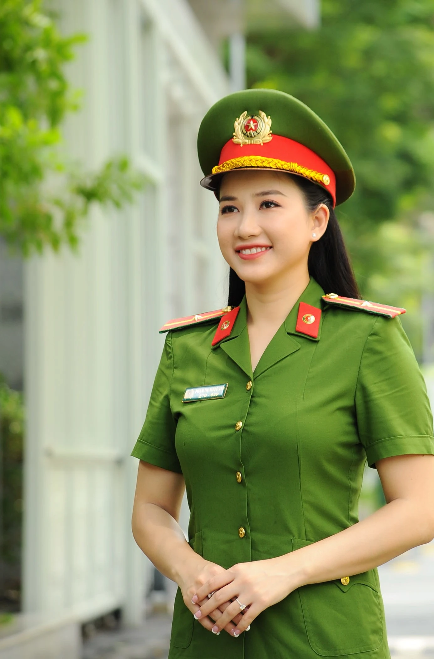 Nữ công an xinh đẹp khẳng định vị thế trong xã hội hiện đại